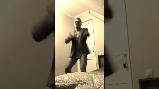 Серёга танцует в Лабутенах смотреть онлайн