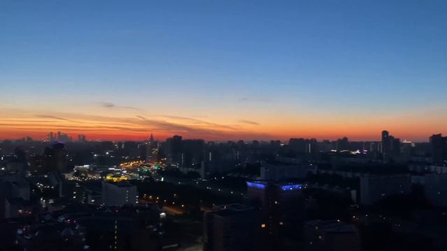 Восход солнца в Москве