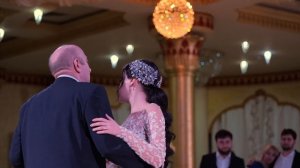 Самый трогательный танец отца с дочкой на свадьбе