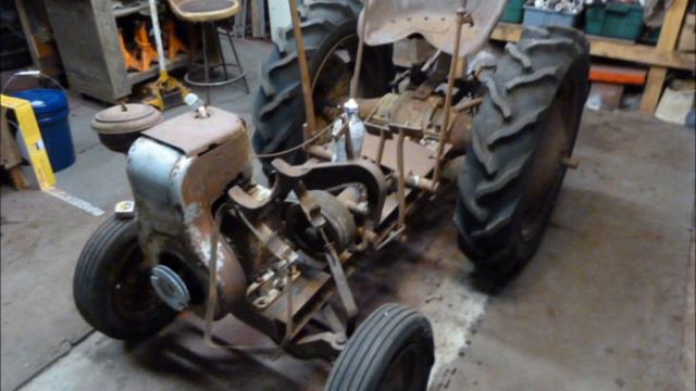 Gibson 1947 Model D Garden Tractor смотреть онлайн