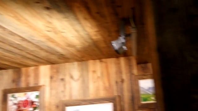 Декорации из амбарной доски на выставке Wood Works