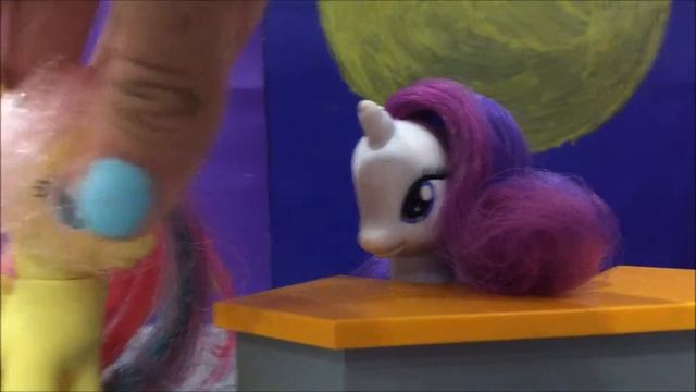 Как сделать челку пони не обрезая гриву? смотреть онлайн