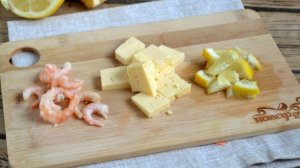 Канапе с креветками на шпажках