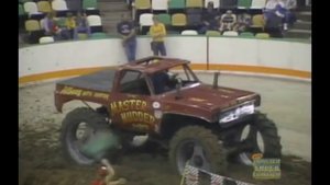 BEST MONSTER TRUCK CLASSIC CRASHES | Battle, Return and War of the Monster Trucks