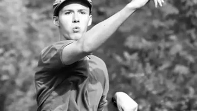 А вы видели когда-нибудь Взрослого Сына Юлии Меньшовой? Только посмотрите на этого красавца смотреть онлайн