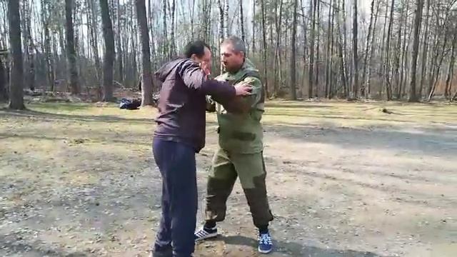"Радабор"Освобождение от захватов. Травматические подставки локтей против захватов агрессора. смотреть онлайн