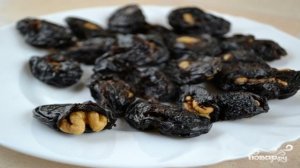 Десерт с черносливом и грецкими орехами