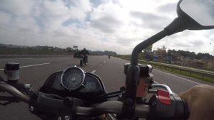 SUZUKI GSR 750 ORIGINAL VS YAMAHA FZ6  REAMAP  ( PAU NA FZ6 )
