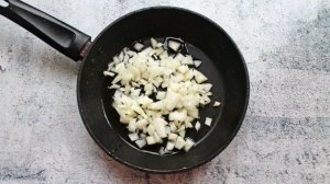 Пирожки с солеными груздями и рисом