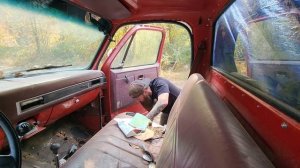 Let's Give This Chevy K30 Square Body It's First Wash In ? Years! Amazing Difference!