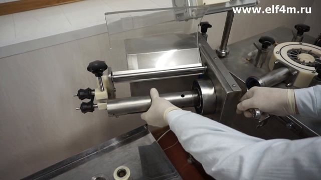 Набивка колбас, сосисок. Шприц колбасный вакуумный, перекрутчик для сосисок ИПКС-047МП(Н)