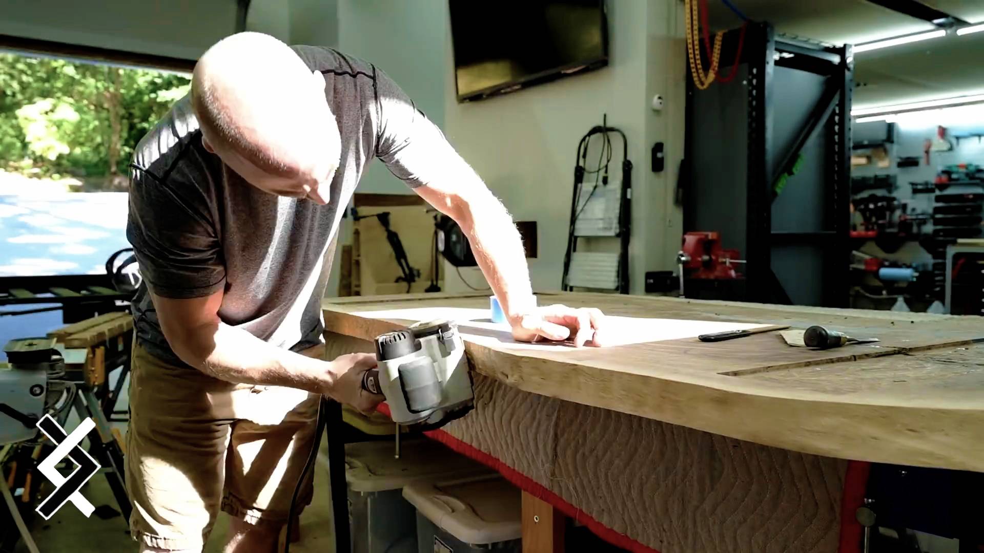 Создание стола стоимостью 9000 долларов смотреть онлайн