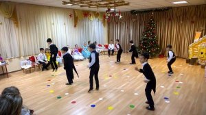 Танец пингвинов на новый год