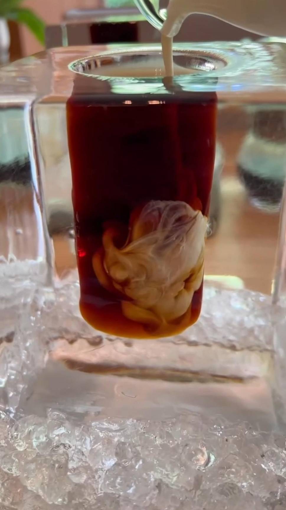 Кофе во льду #shorts #кофе #лёд смотреть онлайн