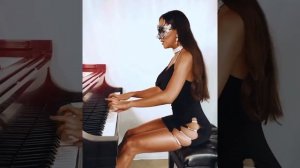 Лола Астанова - LOLA ASTANOVA Best stories are told thru music   (@lolaastanova) 24 10 2019