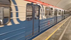 Электропоезд 81-717/714 выезжает из оборотного тупика за станцией Физтех