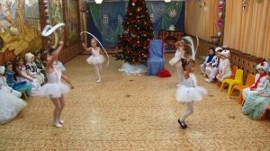 Танец с лентами "Вьюга"или Снежинки
