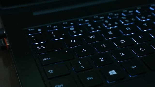 Dell Inspiron 15 5000 Special Edition (5547): Análise [Review BR] смотреть онлайн