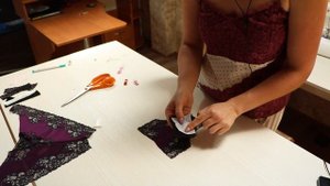 Нижнее белье своими руками / Как сшить женские трусы / Шьем трусики бразилиана.