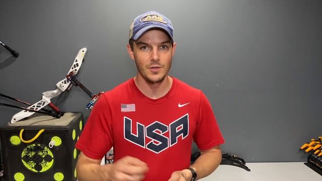 How to Shoot Higher Scores Indoors | The Differences in Outdoor and Indoor Archery Styles смотреть онлайн