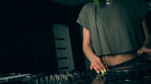 Miss Monique - MiMo Weekly Podcast #010 [Progressive House Mix] [gpDfazphIMw].mp4