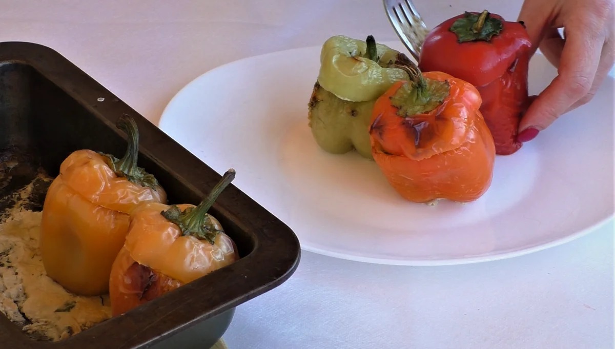 Делюсь с вами неизбитым рецептом фаршированного перца без мяса - это блюдо болгарской кухни, смотреть онлайн