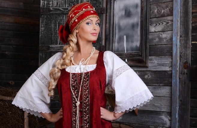 Есть женщины и в сказках, и в былинах... Автор Макарова Наташа. Стихи.
