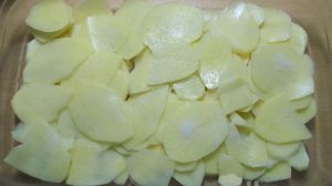Лещ запеченный с картофелем