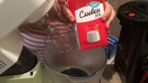 Бисквитный рулет с кремом чиз и клубникой