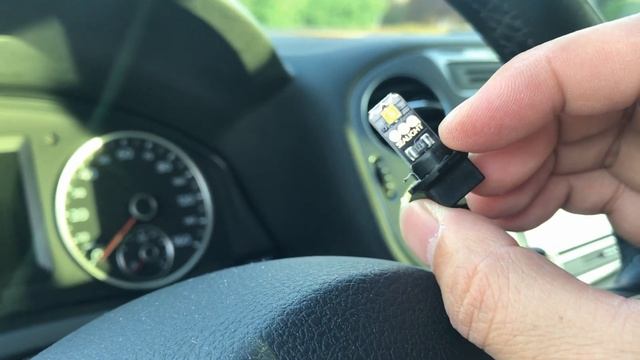 2009-2017 Volkswagen Tiguan Overhead Dome light replacement with LED light bulbs смотреть онлайн