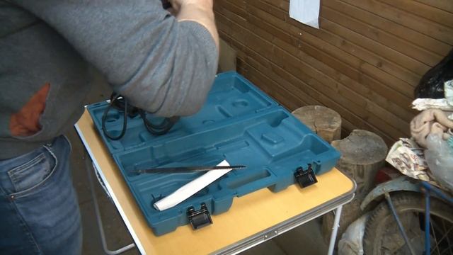 Обзор: Сабельная пила Makita JR3050T #ПапиныБудни смотреть онлайн