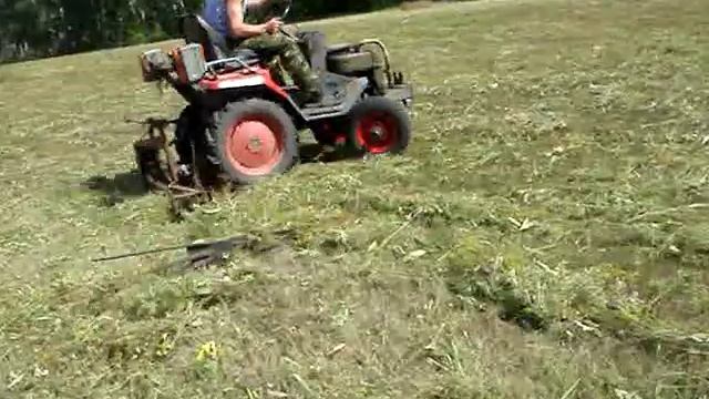 Сенокос на КМЗ-012 смотреть онлайн