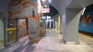 Poland, Warsaw, metro ride from Nowy Świat-Uniwersytet to Centrum Nauki Kopernik, 2X escalator