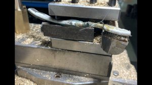 Зубная щётка от разлёта стружки.