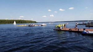 Десногорск. Яхт-Клуб. Одна команда на байдарке Дракон перевернулась. Первая гонка. 19.08.2023.
