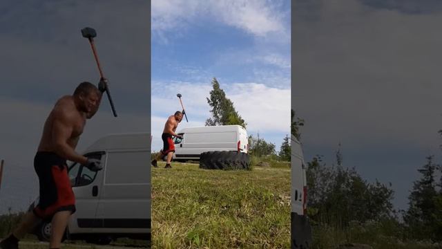 Круговая тренеровка Игоряна.Рост 187,вес 110 Упрожнение 1 из 9. Работа на Шине кувалдой. смотреть онлайн