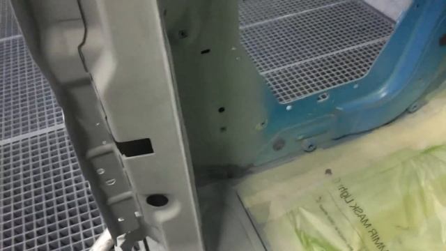 Кузовной ремонт кабины грузовика.