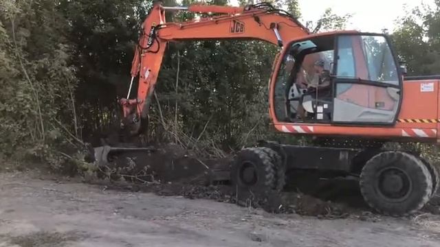 JCB JS160W 2004 года смотреть онлайн