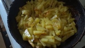 Готовим жареную картошку с салом!