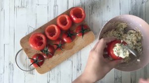 КАК ПРИГОТОВИТЬ ФАРШИРОВАННЫЕ ПОМИДОРЫ С СЫРОМ В ДУХОВКЕ? Горячая закуска из запеченных помидор