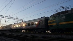 ЧС7-229 с поездом №259 СПб-Анапа/105 км/ч ст.Торбино