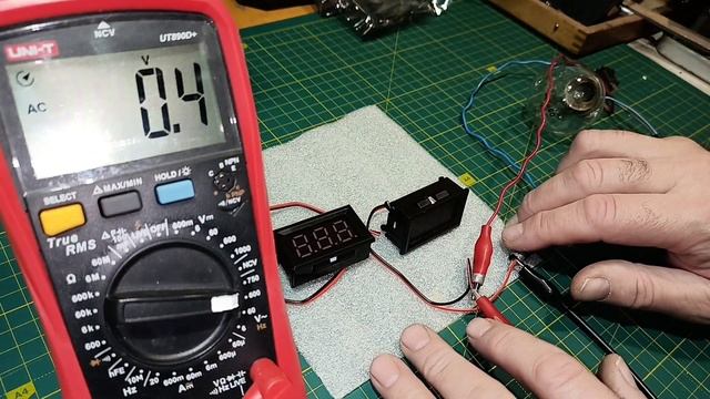 Цифровой вольтметр из Китая "Блестящий Олень". АС 70 - 500 вольт. смотреть онлайн