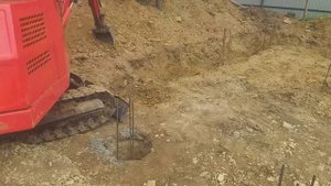 Как не надо копать фундамент или не простая работа для миниэкскаватора
