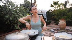 Фаршированная Курица с Кизилом и Рисом - Армянская Кухня - Рецепт от Эгине - Heghineh Cooking Show