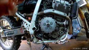 Снятие крышки сцепления Suzuki Djebel 250XC