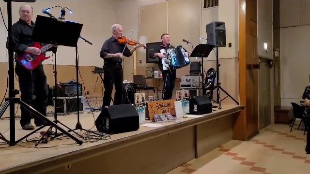 Sparkling Tones (Passing By Polka) смотреть онлайн