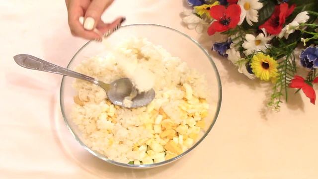 Бюджетная выпечка из заварного теста с начинкой из яиц и зеленого лука.Пирожки.