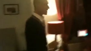 Георгий Гурьянов поёт песню «Это не любовь»