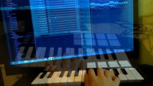 Worlde Panda 25-Key USB Keyboard and Drum Pad MIDI Controller