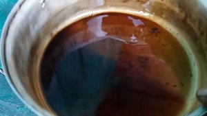 Нива 4х4. Двойная промывка моторным маслом+присадка для промывки и масло всё равно чёрное.